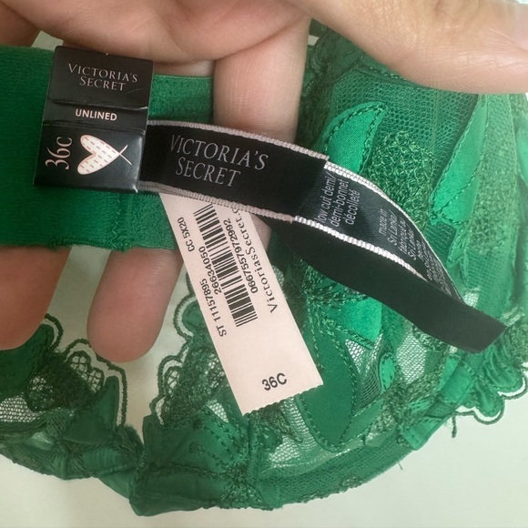 Victoria's Secret Green Lace Bra - Picture 4 of 5